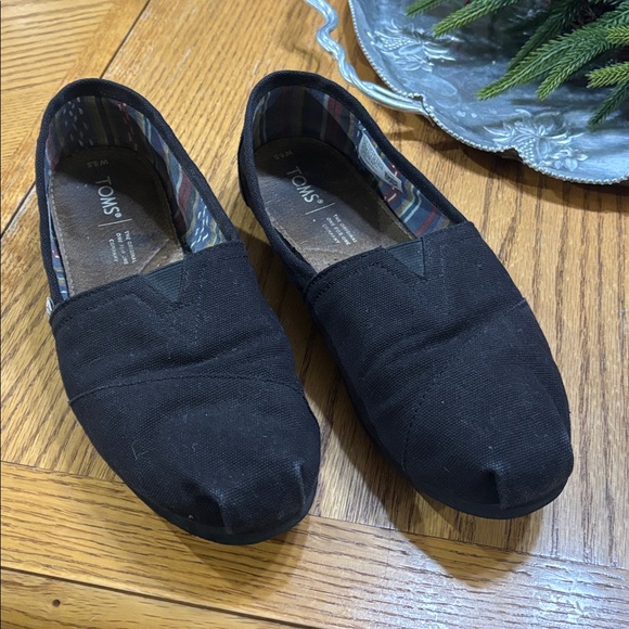 TOMS-Black Canvas Slip-On Shoes - Picture 3 of 6